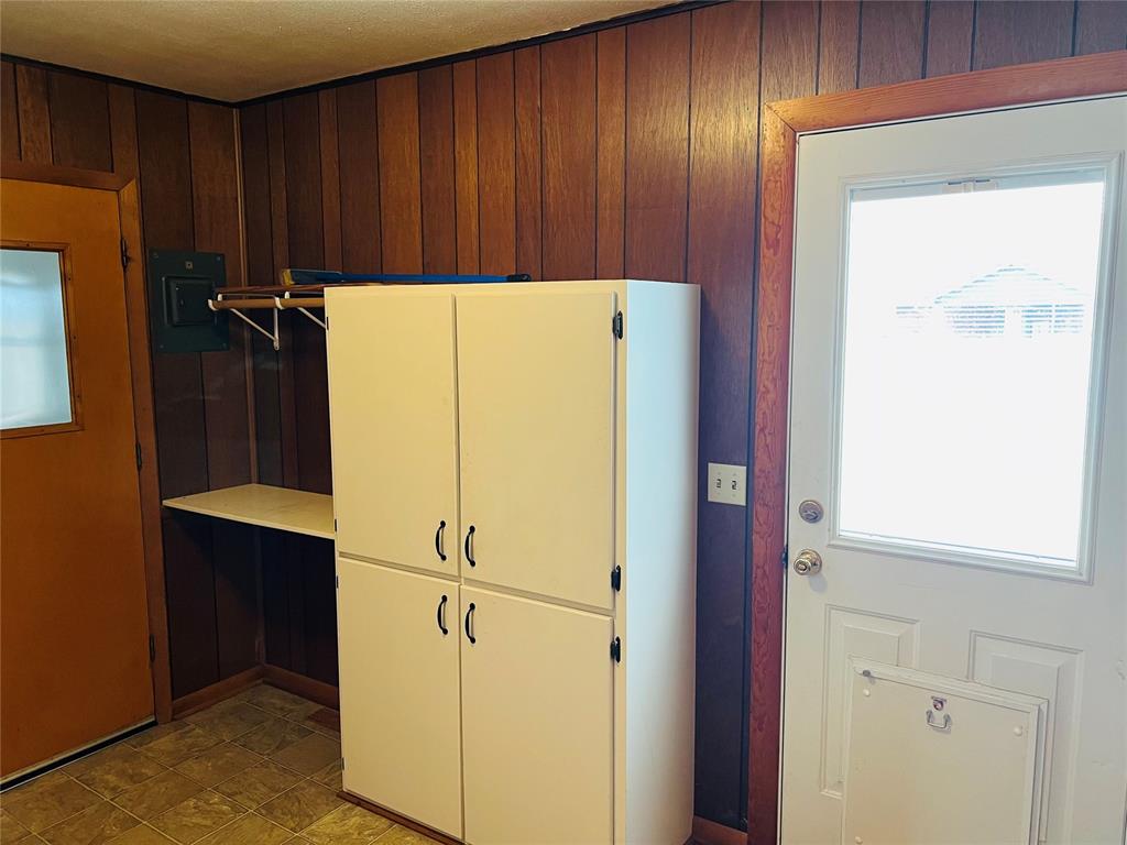 211 N Park Road Property Photo 11