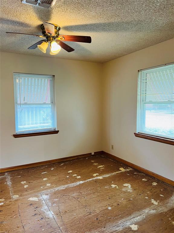 211 N Park Road Property Photo 21