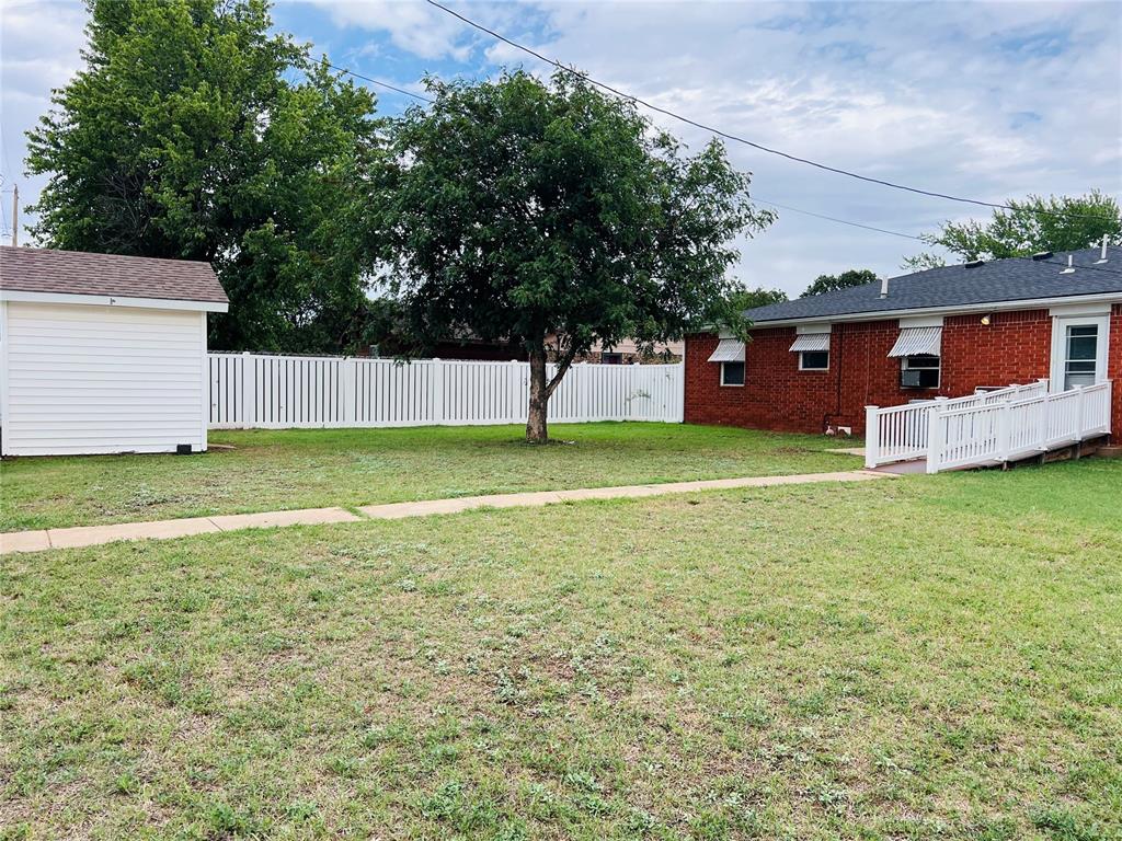211 N Park Road Property Photo 25