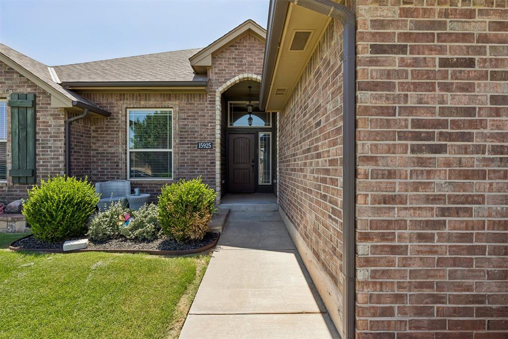 15925 Burkett Circle Property Photo 4