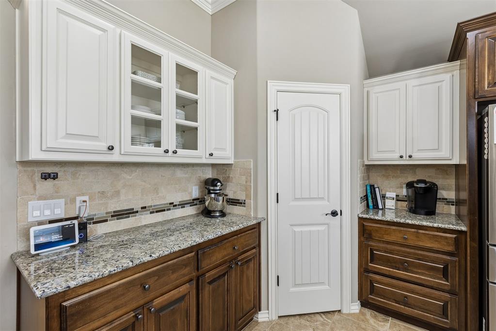 15925 Burkett Circle Property Photo 17