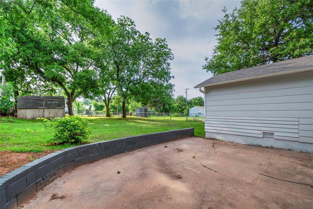 100 S Iowa Avenue Property Photo 15