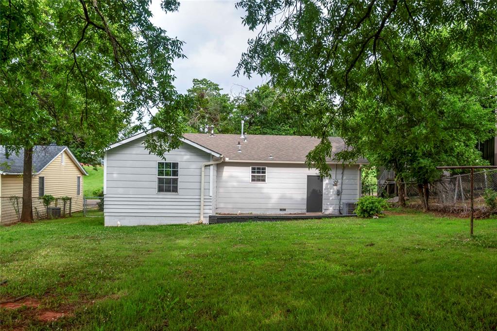 100 S Iowa Avenue Property Photo 17