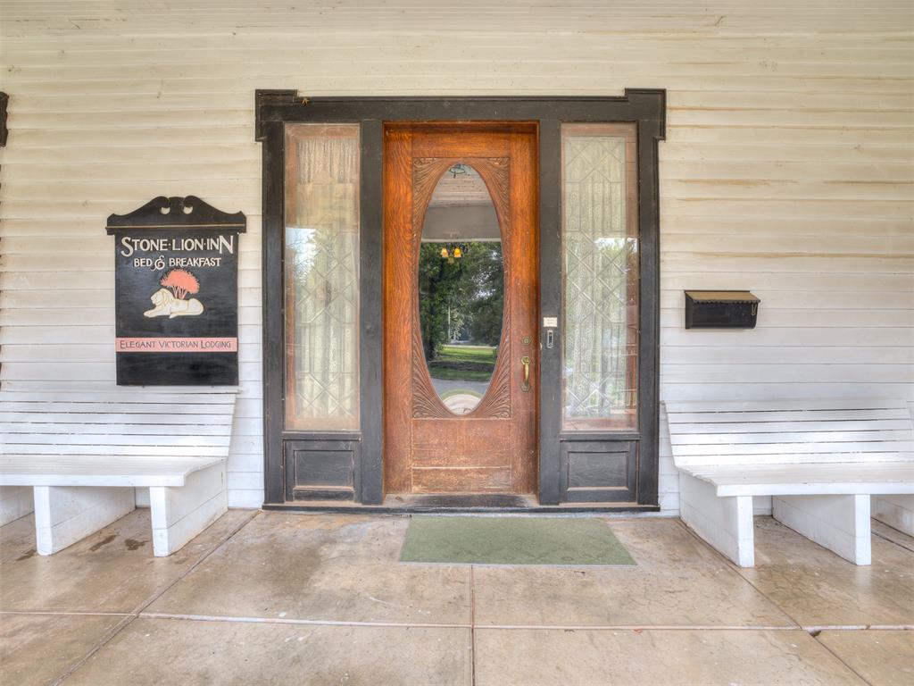 1016 W Warner Avenue Property Photo 3