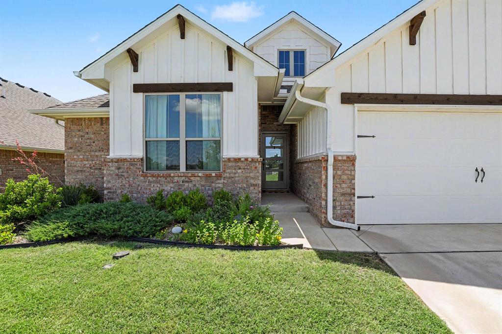 5225 Skylar Rae Road Property Photo 3