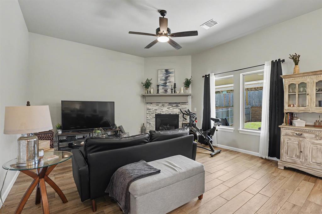 5225 Skylar Rae Road Property Photo 6
