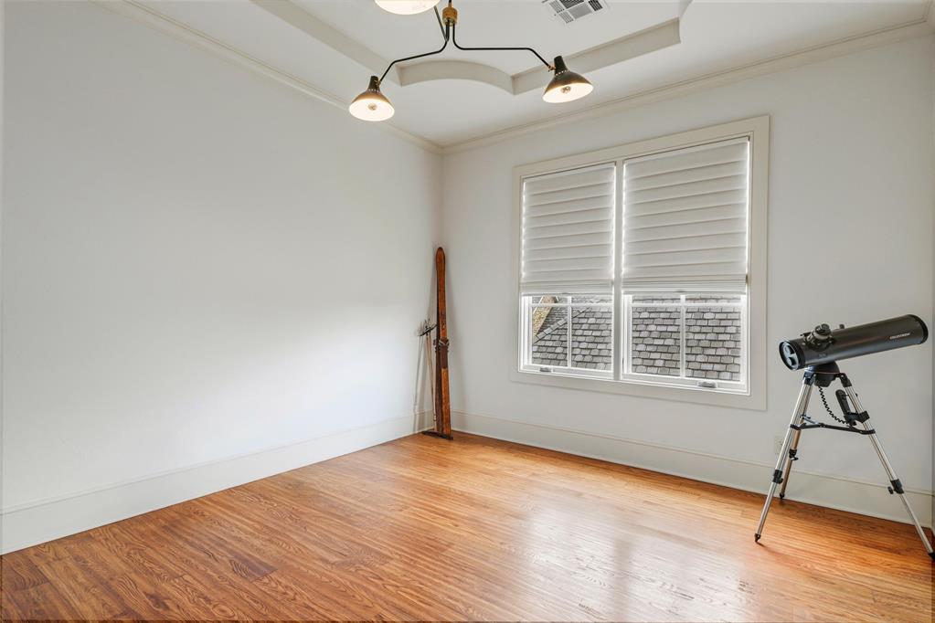 1703 Windsor Place Property Photo 38