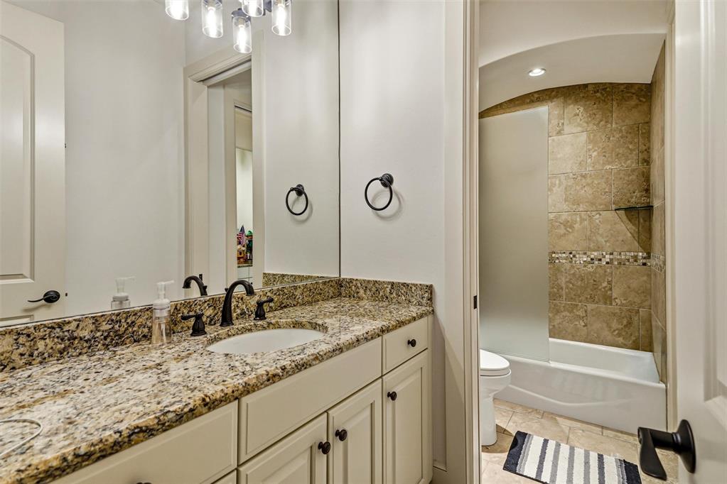 1703 Windsor Place Property Photo 40