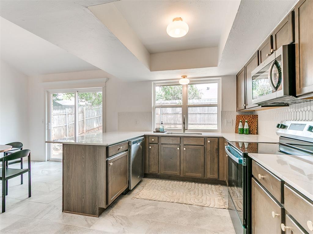 2401 Appleway Street Property Photo 35