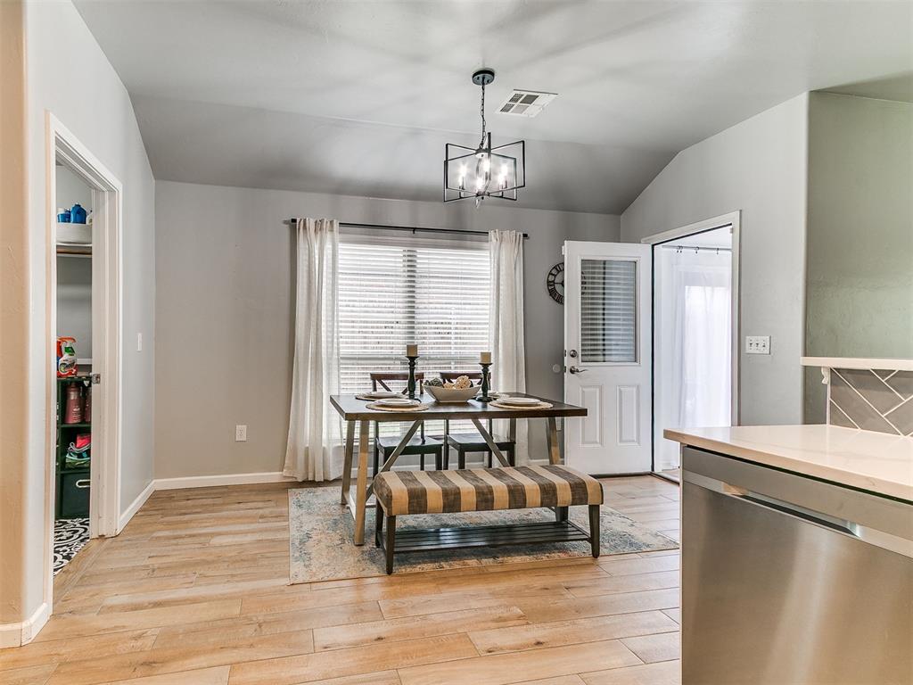 11233 Nw 97th Street Property Photo 19