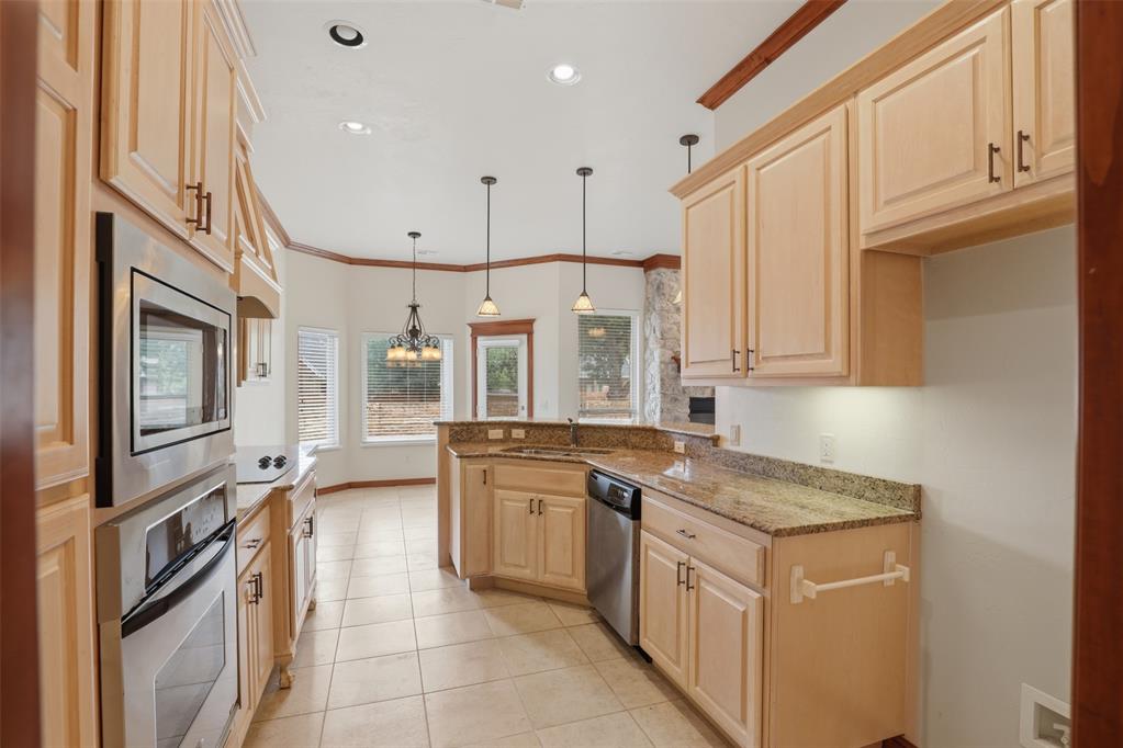 12508 Chateaux Road Property Photo 8
