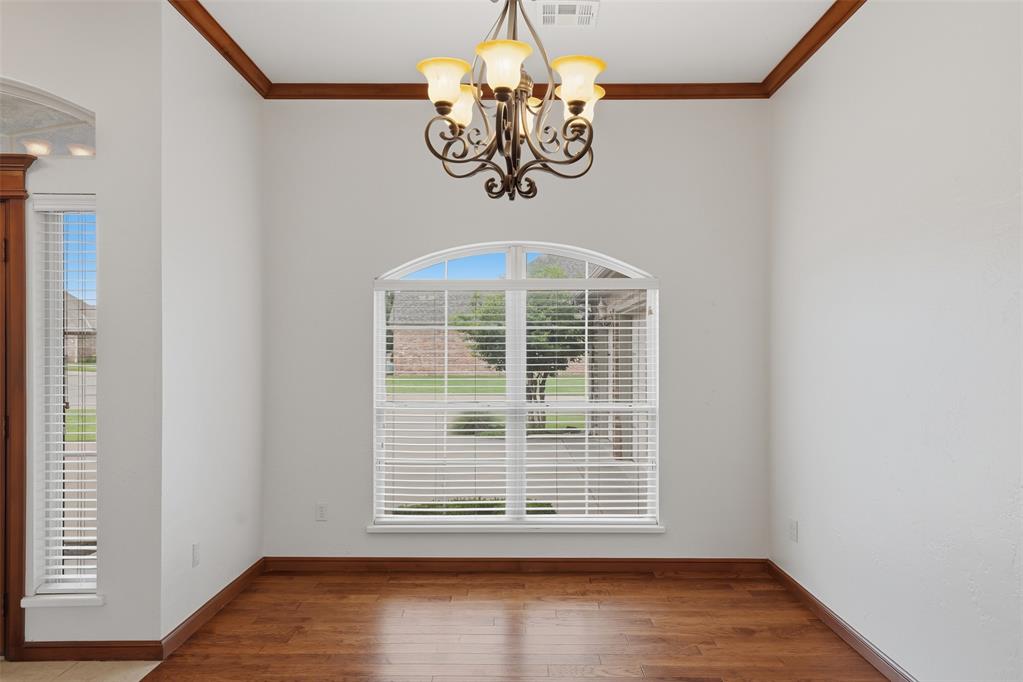 12508 Chateaux Road Property Photo 11