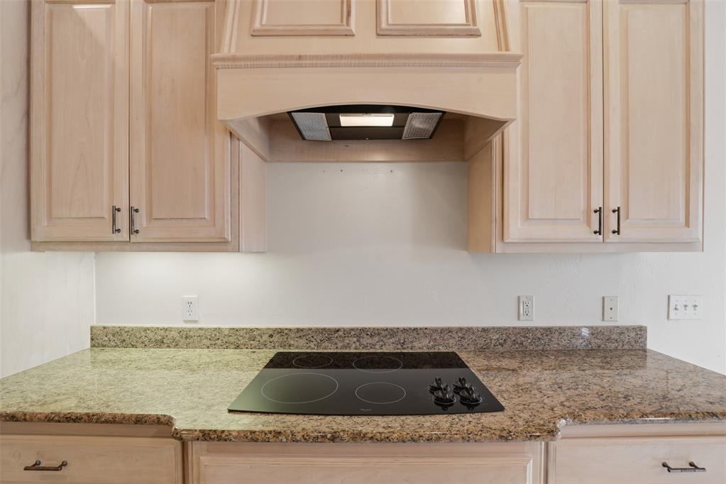 12508 Chateaux Road Property Photo 14