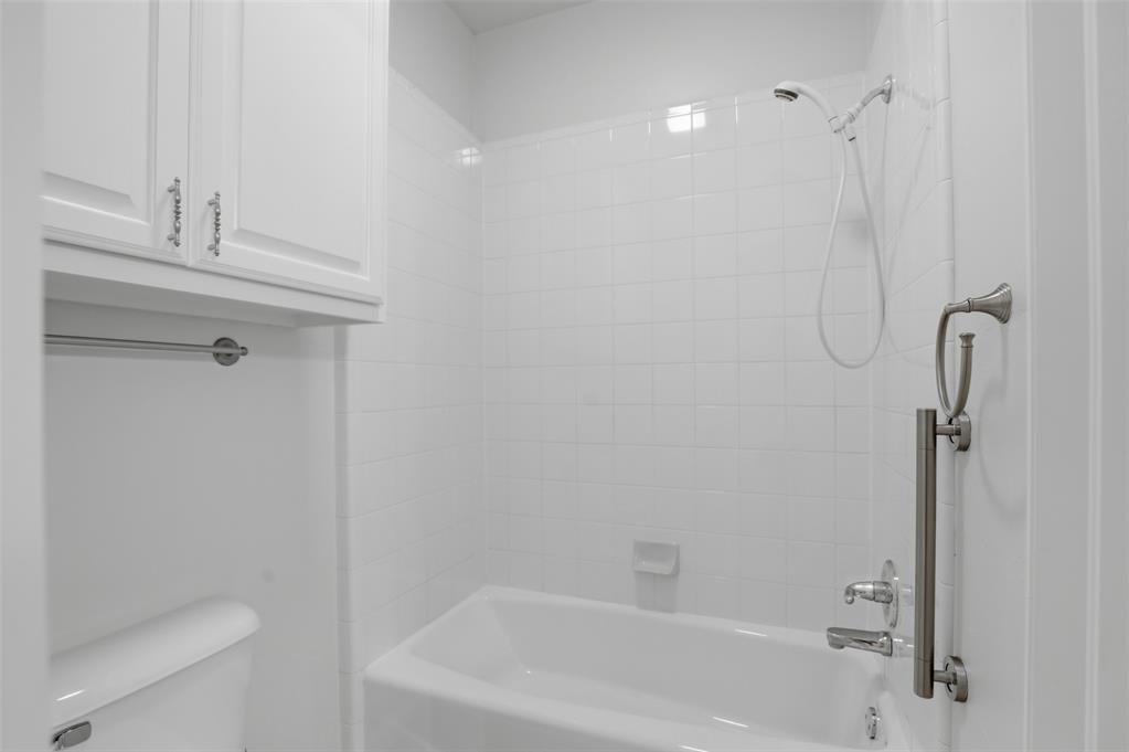 12508 Chateaux Road Property Photo 21