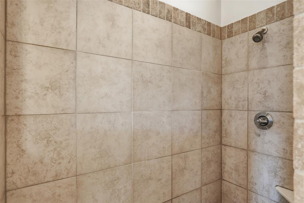 12508 Chateaux Road Property Photo 25