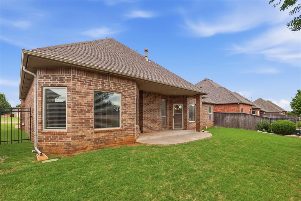 12508 Chateaux Road Property Photo 27