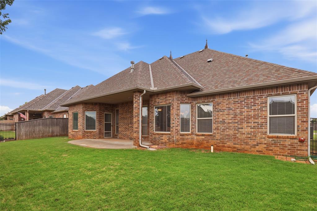 12508 Chateaux Road Property Photo 28
