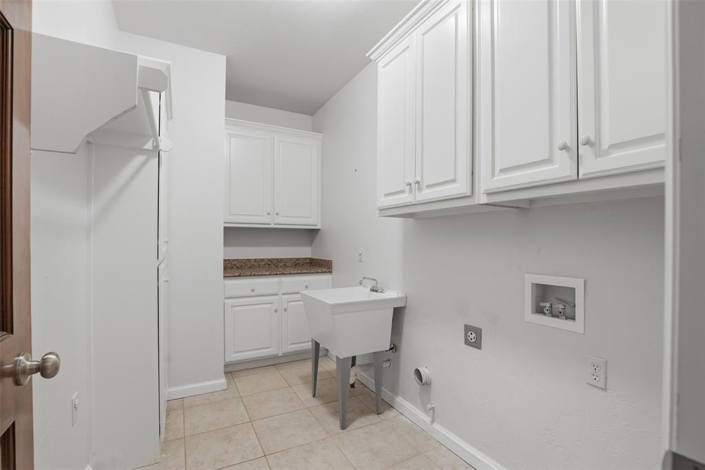 12508 Chateaux Road Property Photo 37