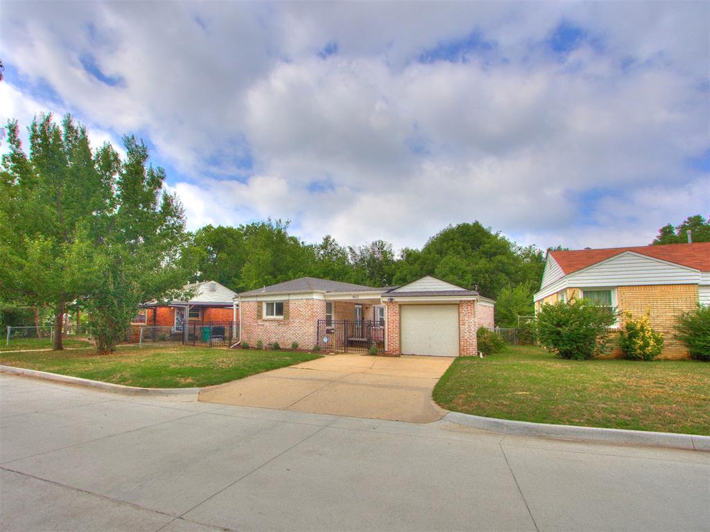 4613 N Hamilton Drive Property Photo 4