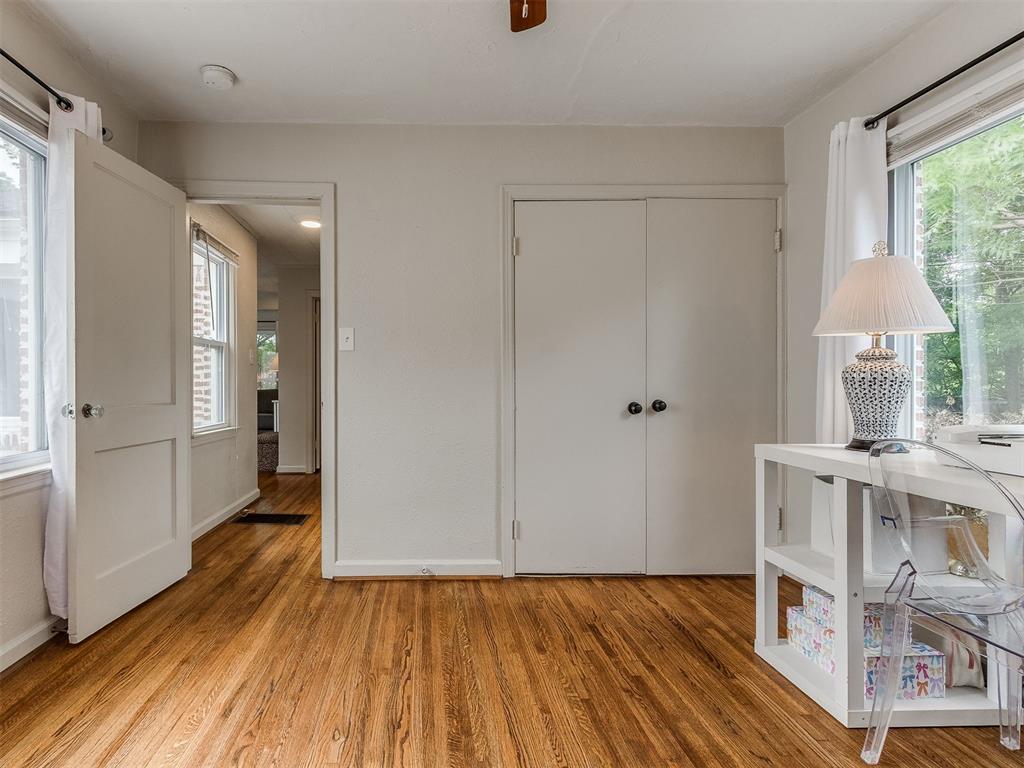 4613 N Hamilton Drive Property Photo 23