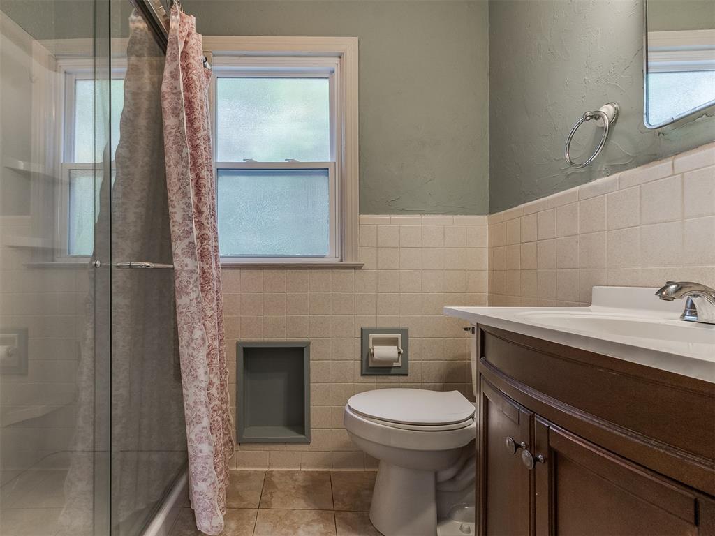 4613 N Hamilton Drive Property Photo 26