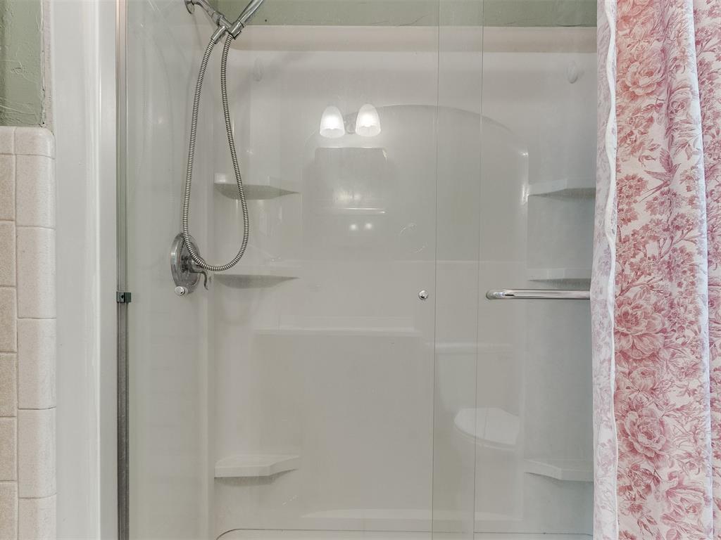 4613 N Hamilton Drive Property Photo 27