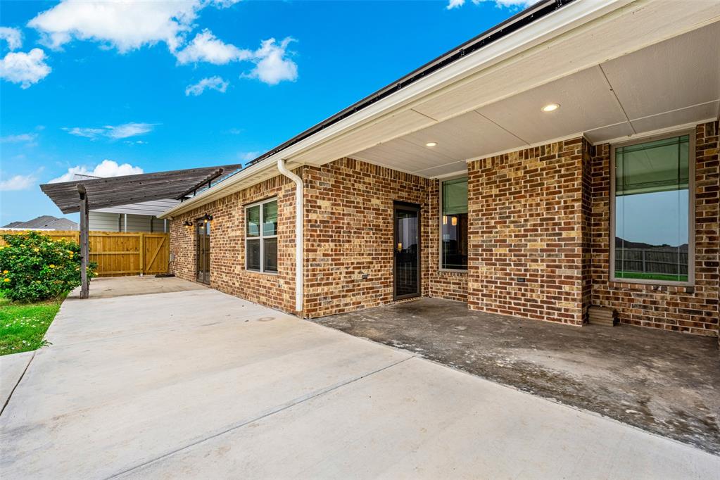 365 Nw Mountain Lake Crest Crest Property Photo 4