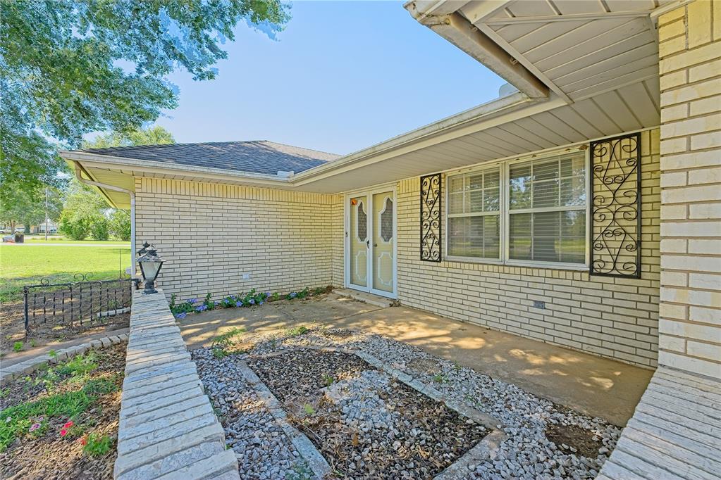 985 N Hampton Road Property Photo 2