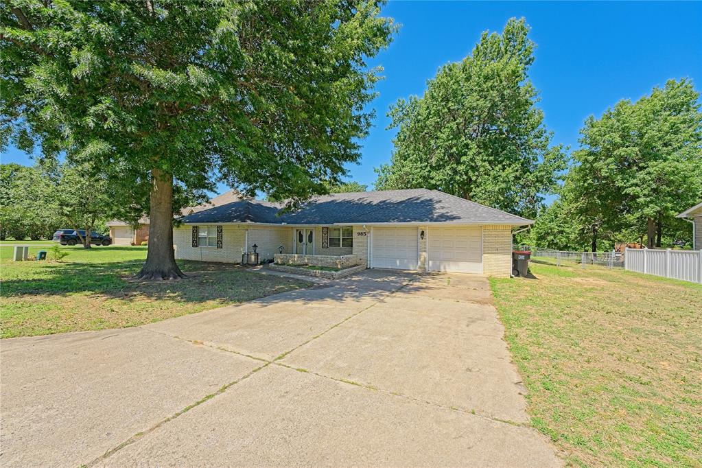 985 N Hampton Road Property Photo 3