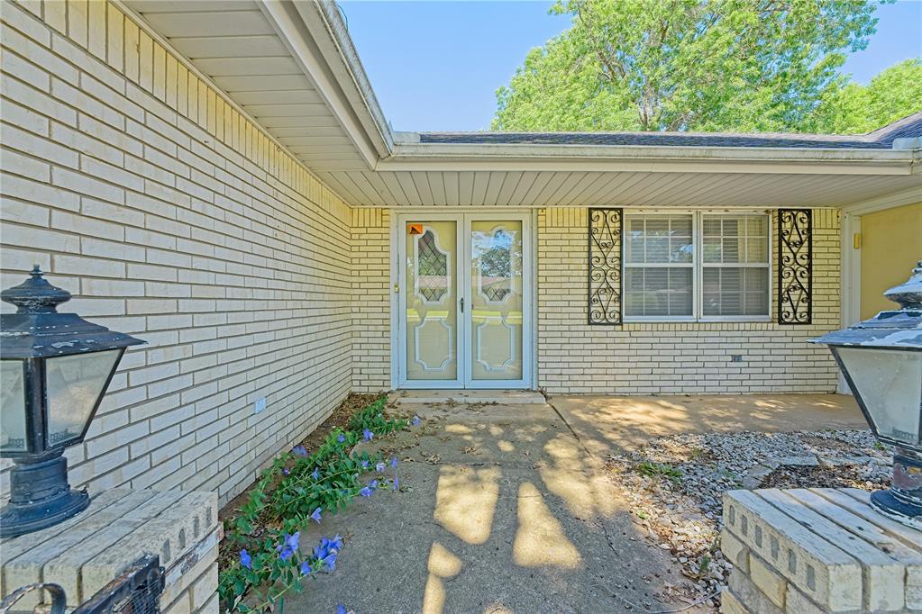 985 N Hampton Road Property Photo 4