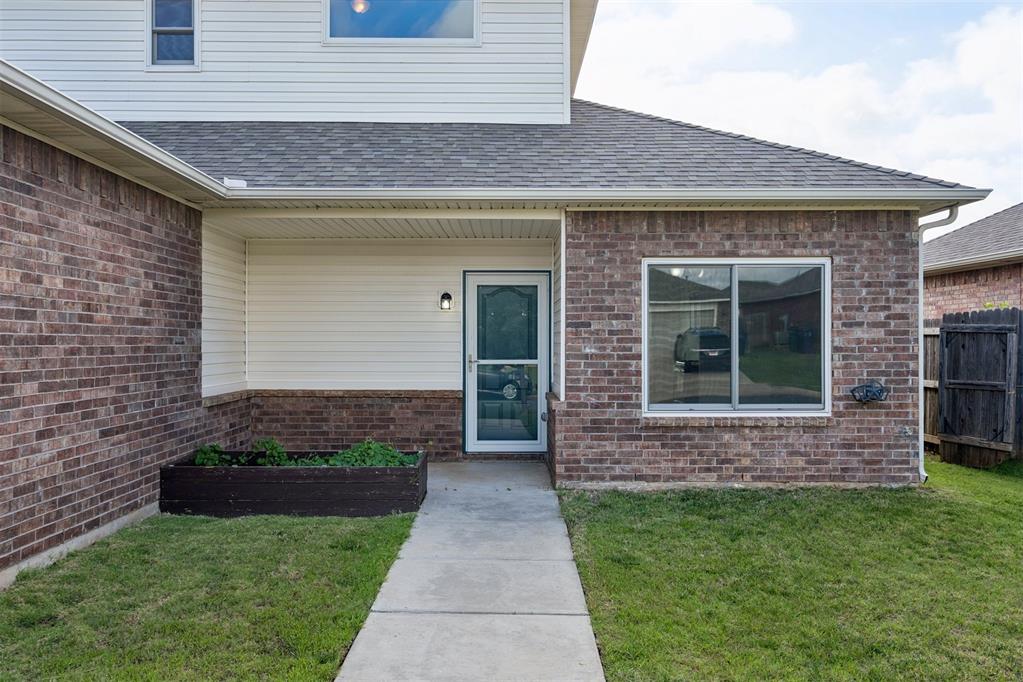 2812 Sunberry Way Property Photo 4