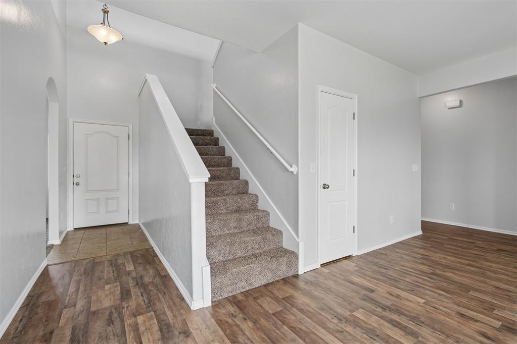 2812 Sunberry Way Property Photo 7