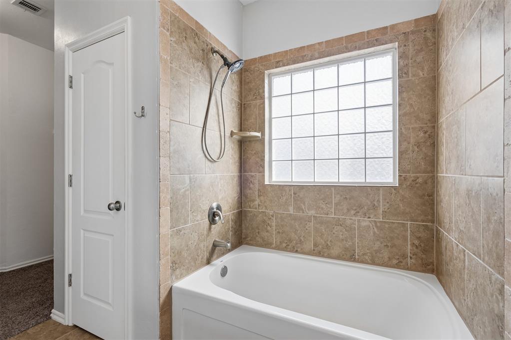 2812 Sunberry Way Property Photo 25