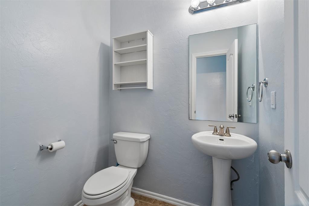 2812 Sunberry Way Property Photo 28