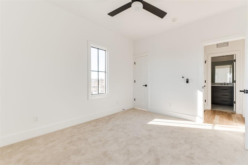1924 Runway Boulevard Property Photo 35