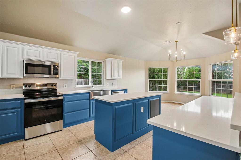 300 Ridge Lake Boulevard Property Photo 16