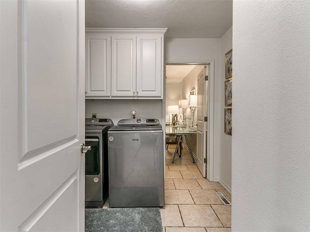 1618 Greenbriar Drive Property Photo 24