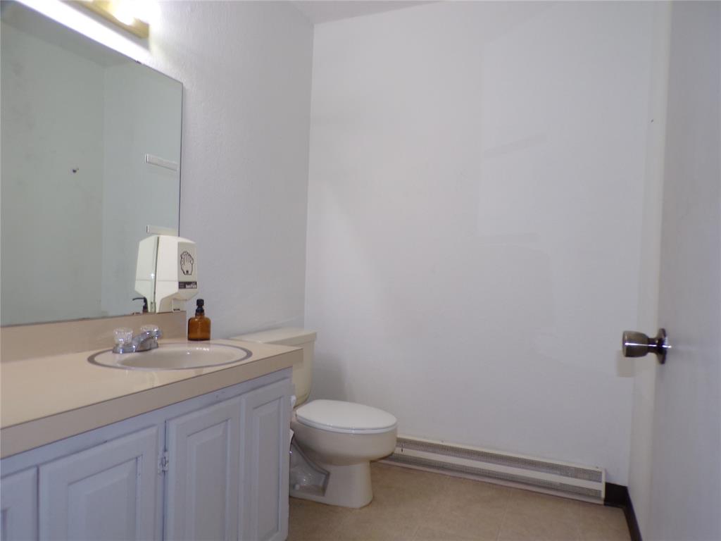 506 E 6th Street Property Photo 19