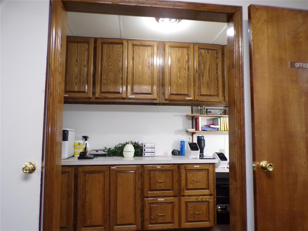 506 E 6th Street Property Photo 27