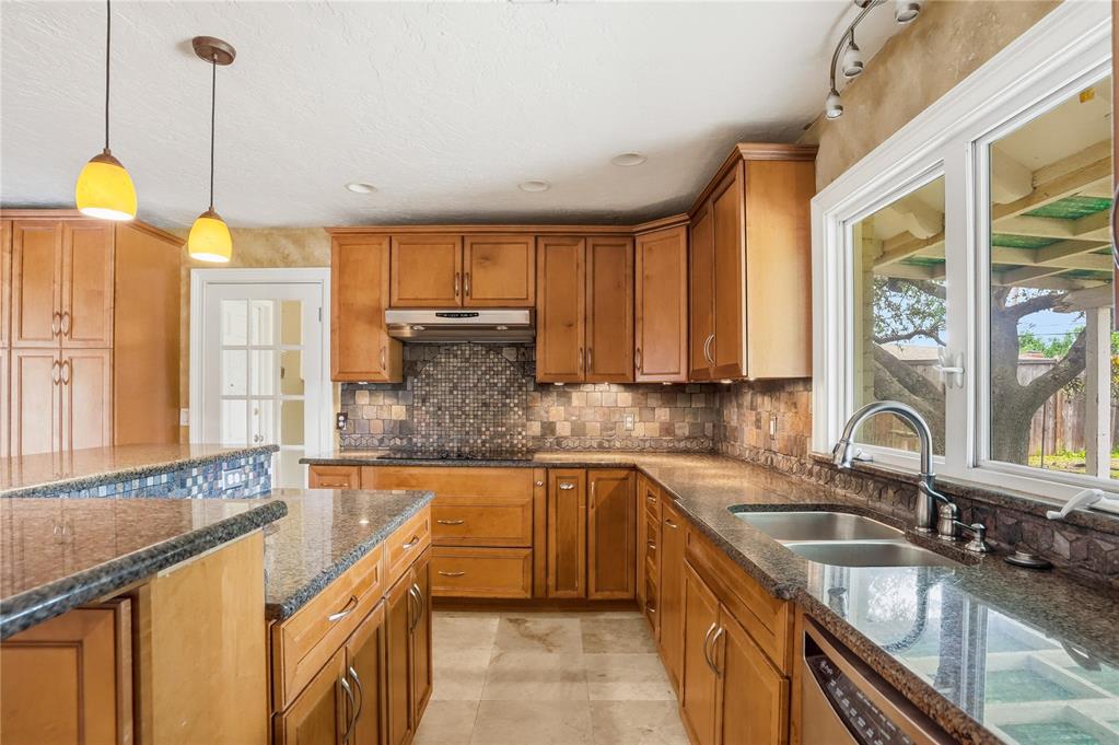 1309 Westchester Drive Property Photo 10