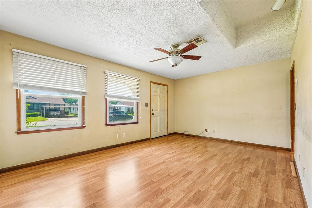4001 Thomas Avenue Property Photo 9