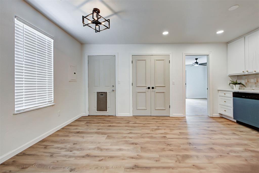 602 E Rickenbacker Drive Property Photo 8
