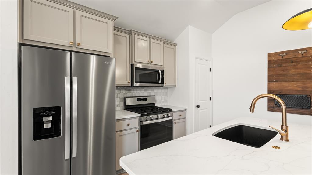 13416 Arrowhead Boulevard Property Photo 23