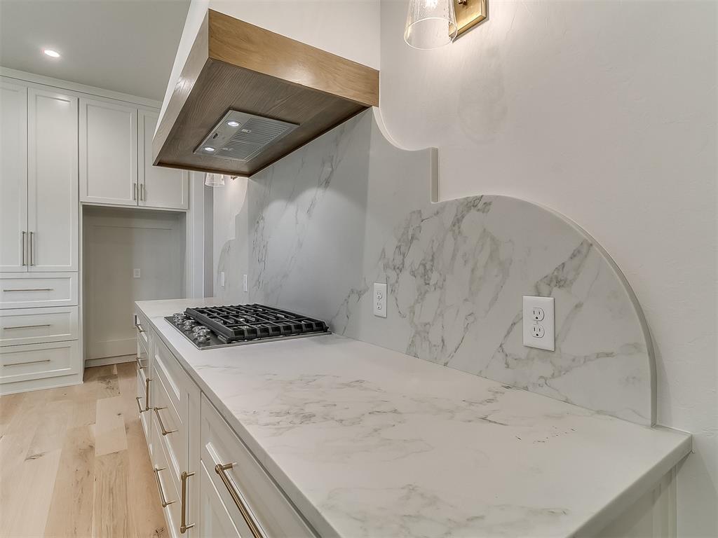 3101 Wood Thrush Way Property Photo 12