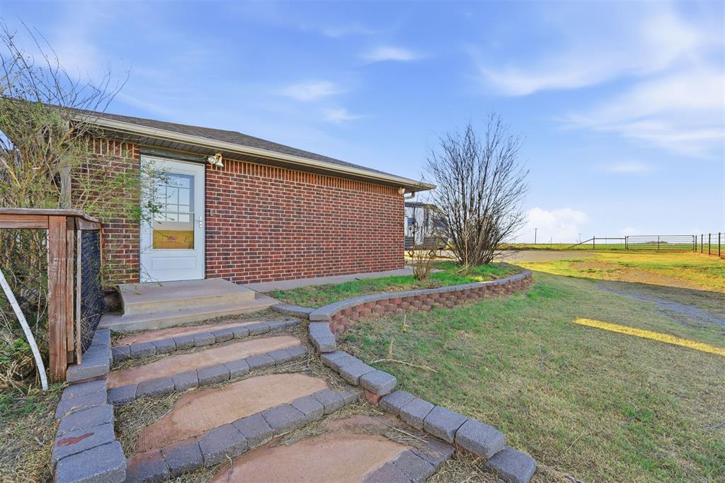 8717 Us Highway 183 Property Photo 42