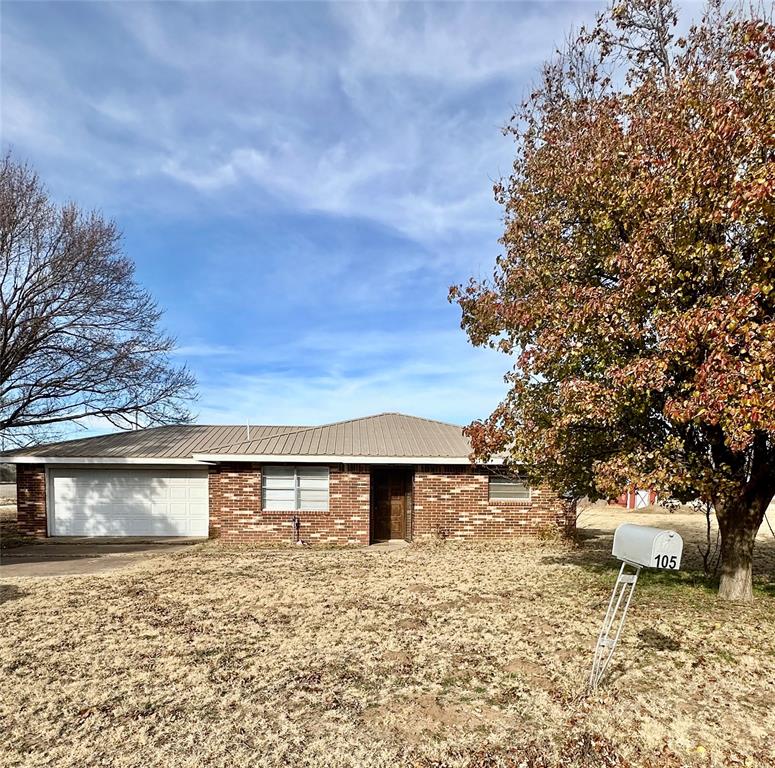 105 NW Boundry Road Property Photo 1