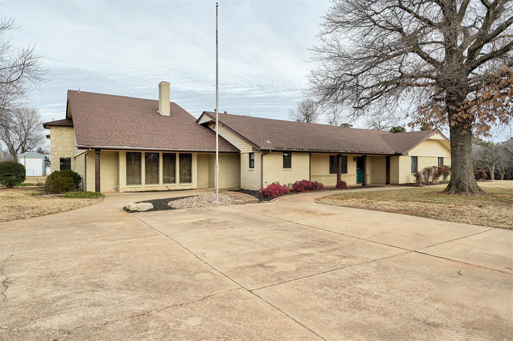 1839 E Pleasantview Lane Property Photo 2