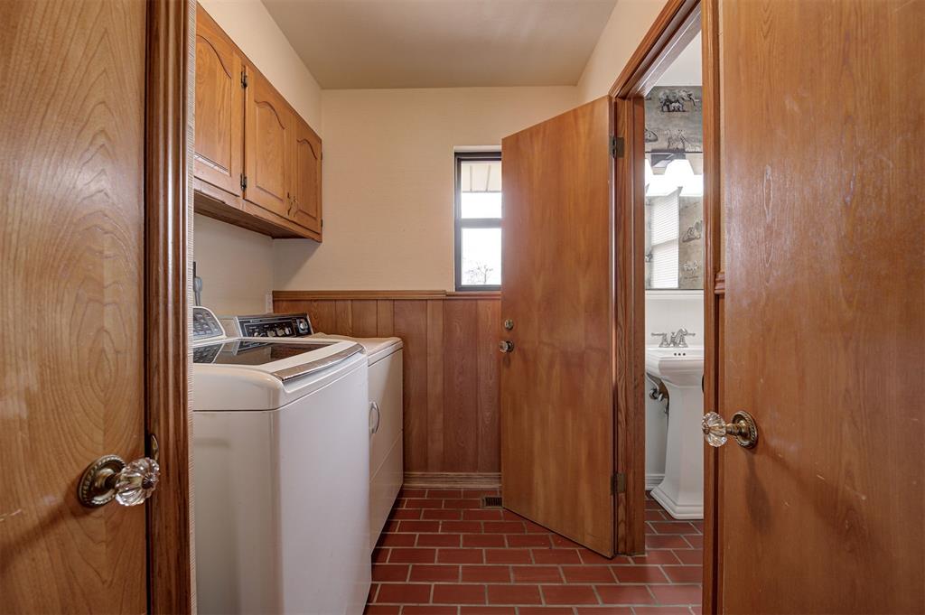 1839 E Pleasantview Lane Property Photo 18