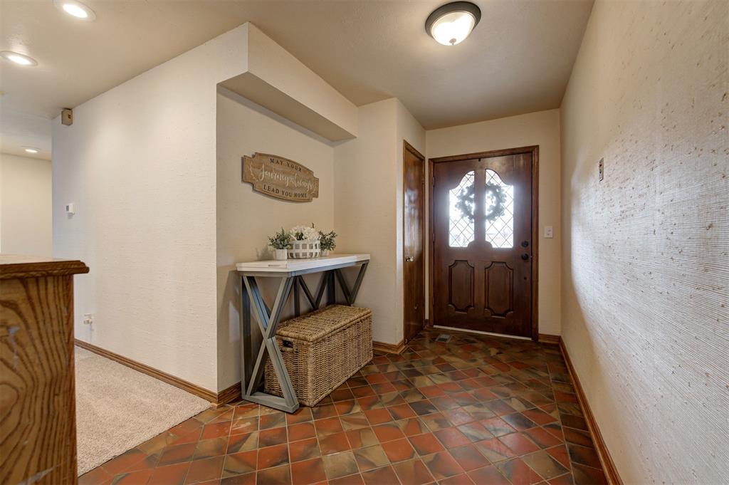 1839 E Pleasantview Lane Property Photo 10