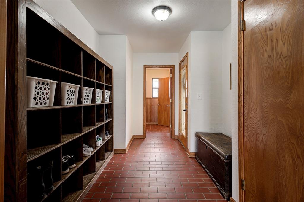 1839 E Pleasantview Lane Property Photo 17